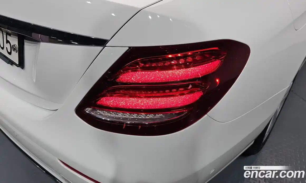 Mercedes-Benz E-Class 2018 2.0 автомат (гидро), фото 8