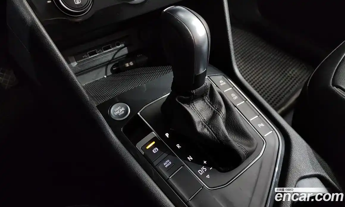 Volkswagen Tiguan 2019 2.0 автомат (гидро), фото 12