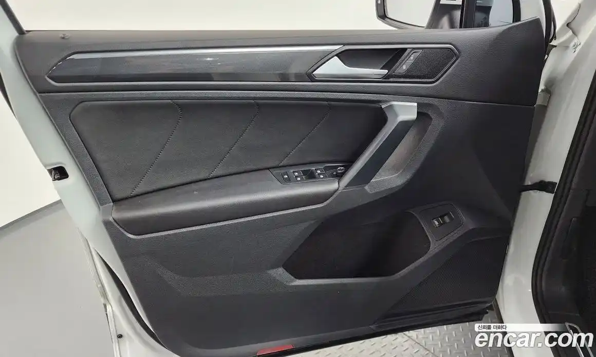 Volkswagen Tiguan 2019 2.0 автомат (гидро), фото 14