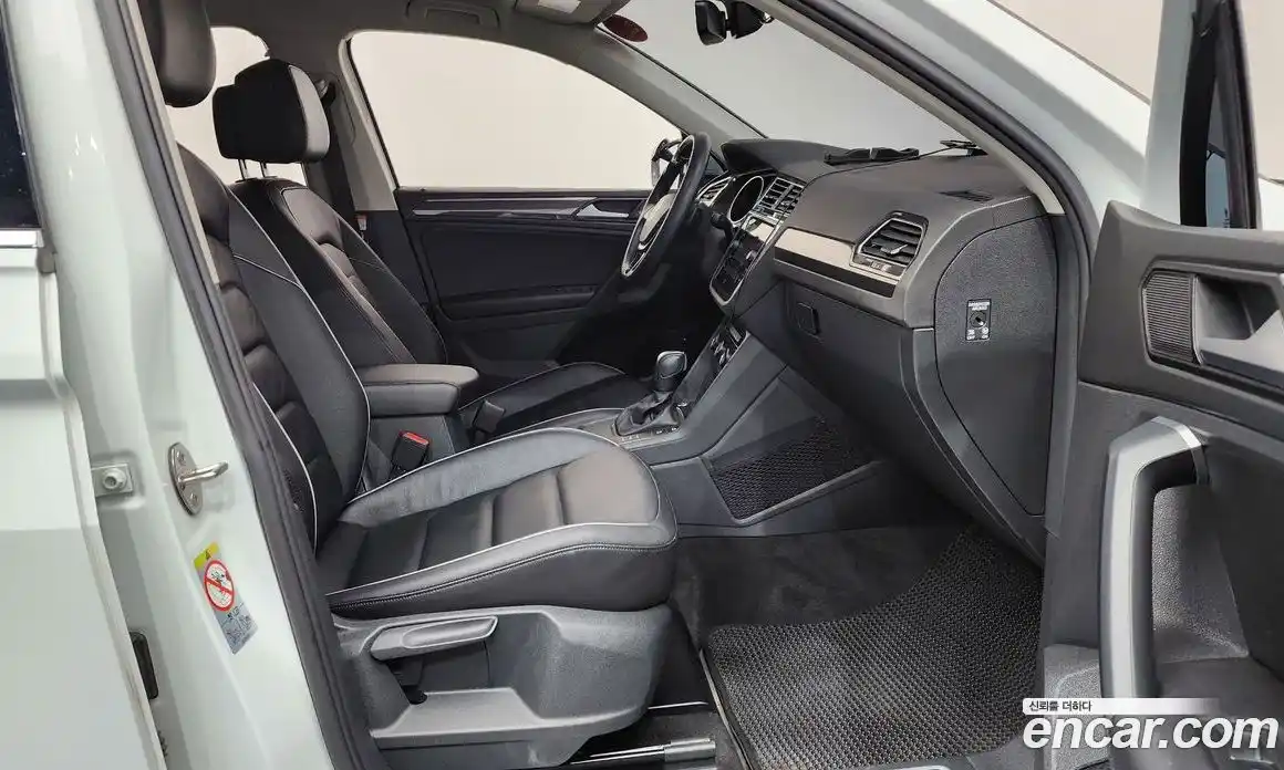 Volkswagen Tiguan 2019 2.0 автомат (гидро), фото 16
