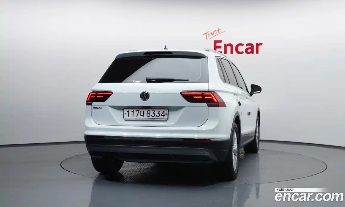Volkswagen Tiguan 2019 2.0 автомат (гидро), фото 4