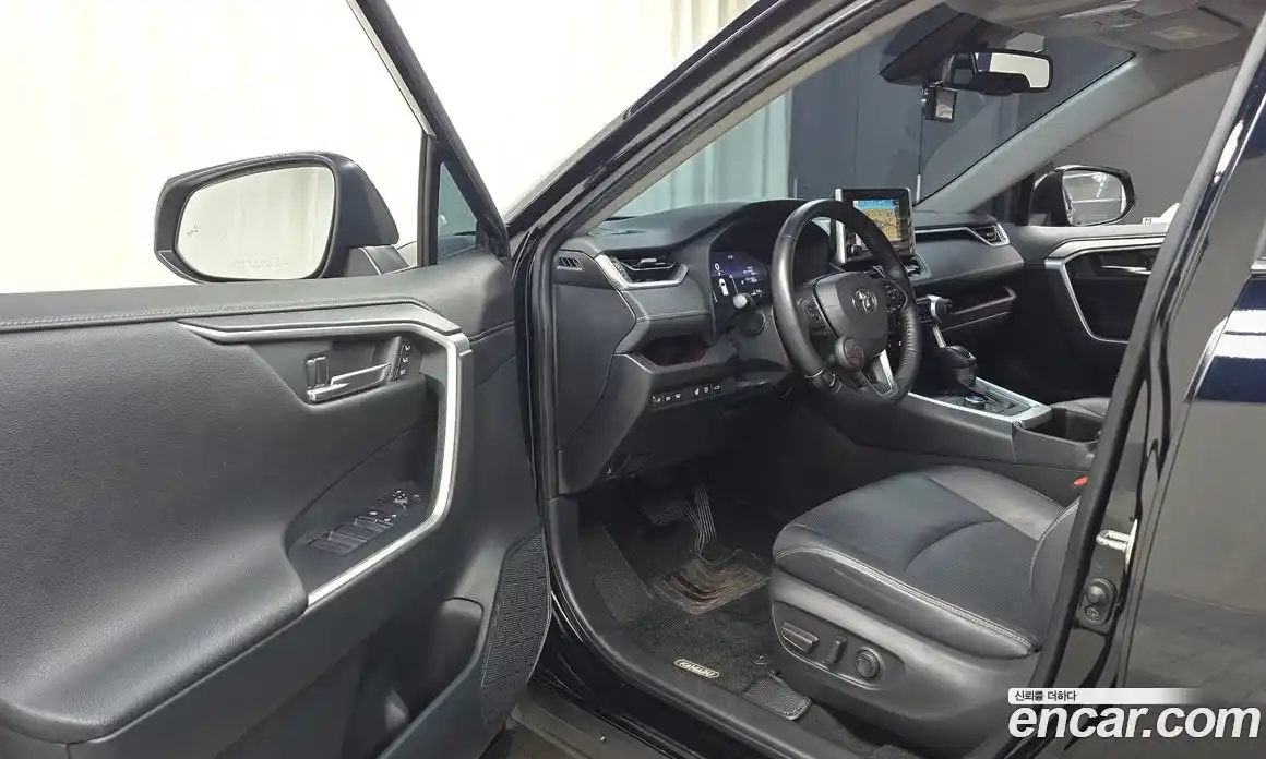 Toyota RAV4 2023 2.5 гидро, фото 13