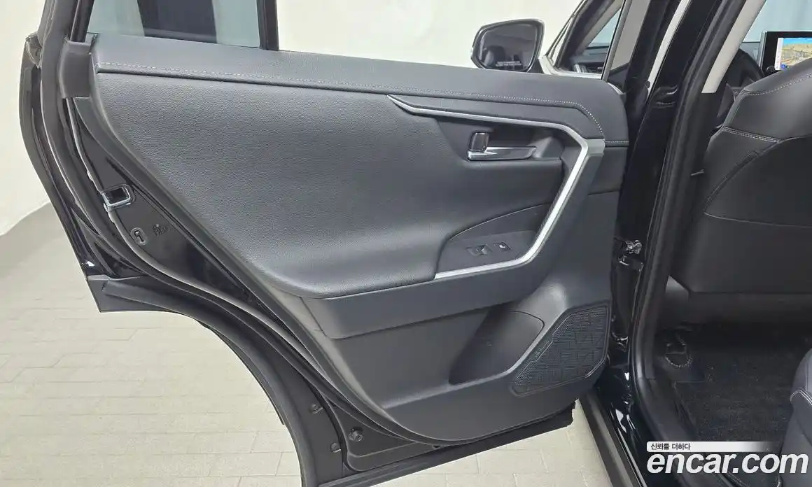 Toyota RAV4 2023 2.5 гидро, фото 15
