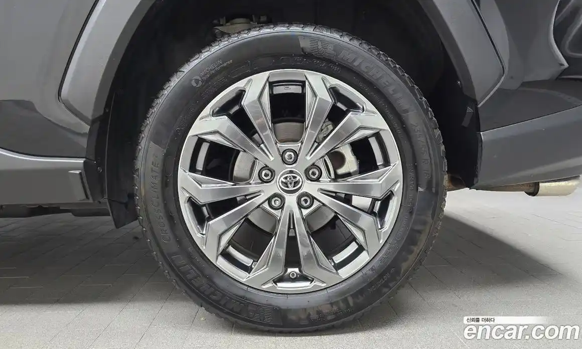 Toyota RAV4 2023 2.5 гидро, фото 7