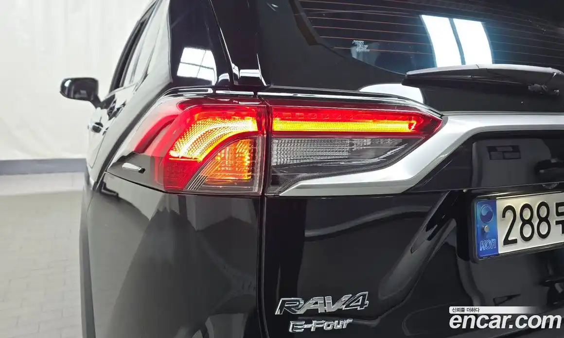 Toyota RAV4 2023 2.5 гидро, фото 9