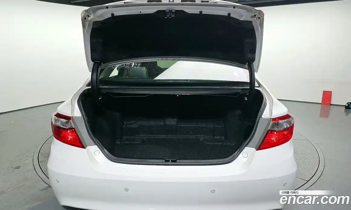 Toyota Camry 2017 2.5 гидро, фото 20