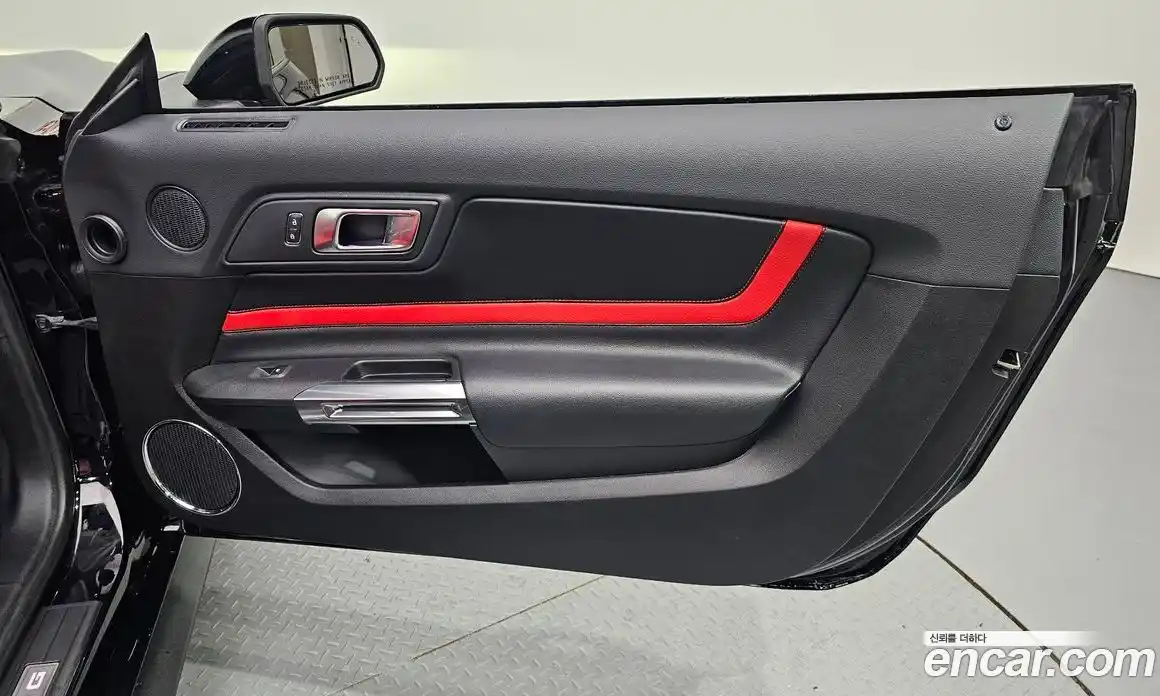 Ford Mustang 2022 5.0 автомат (гидро), фото 14