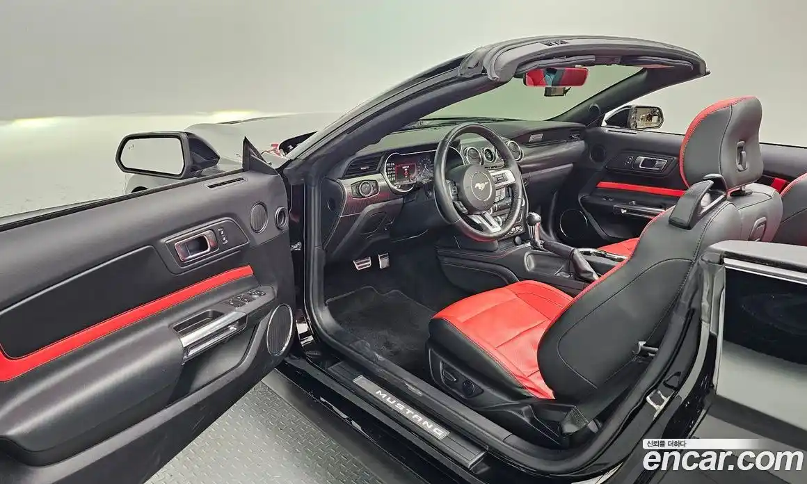 Ford Mustang 2022 5.0 автомат (гидро), фото 16