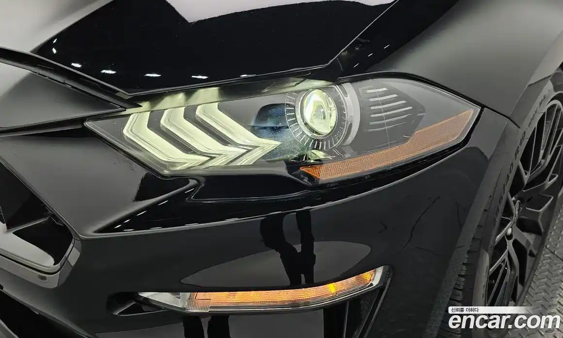 Ford Mustang 2022 5.0 автомат (гидро), фото 8
