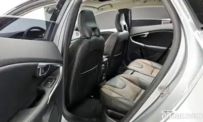 Volvo V40 2015 2.0 автомат (гидро), миниатюра 11