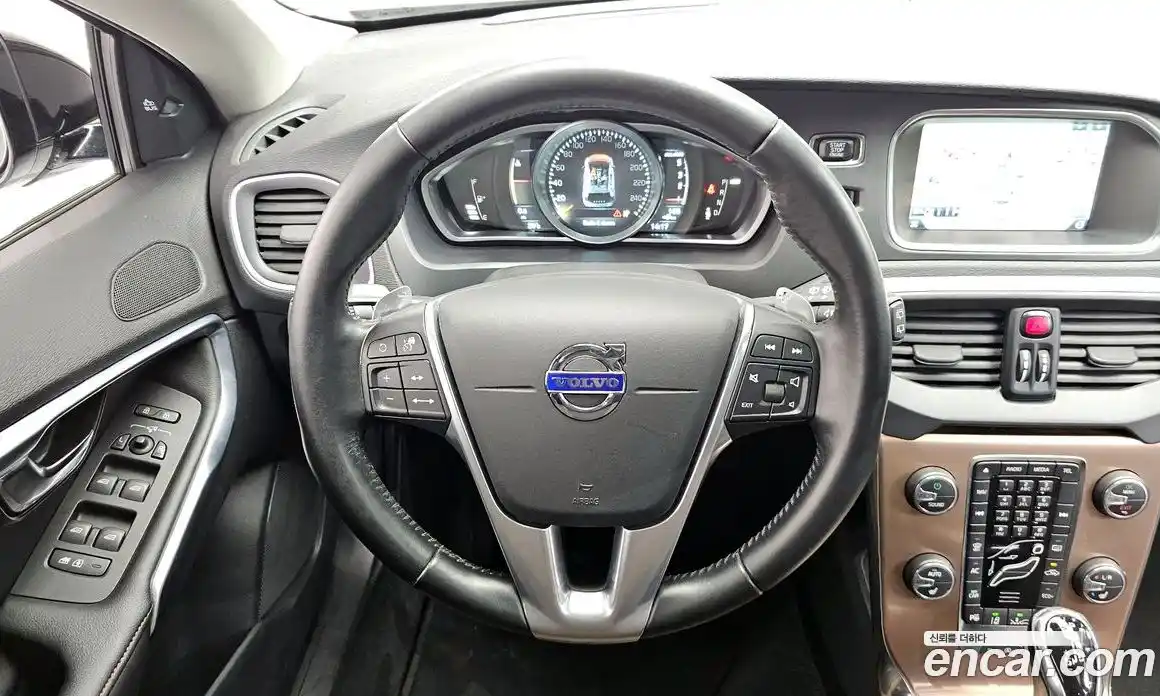 Volvo V40 2015 2.0 автомат (гидро), фото 12