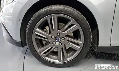 Volvo V40 2015 2.0 автомат (гидро), миниатюра 5