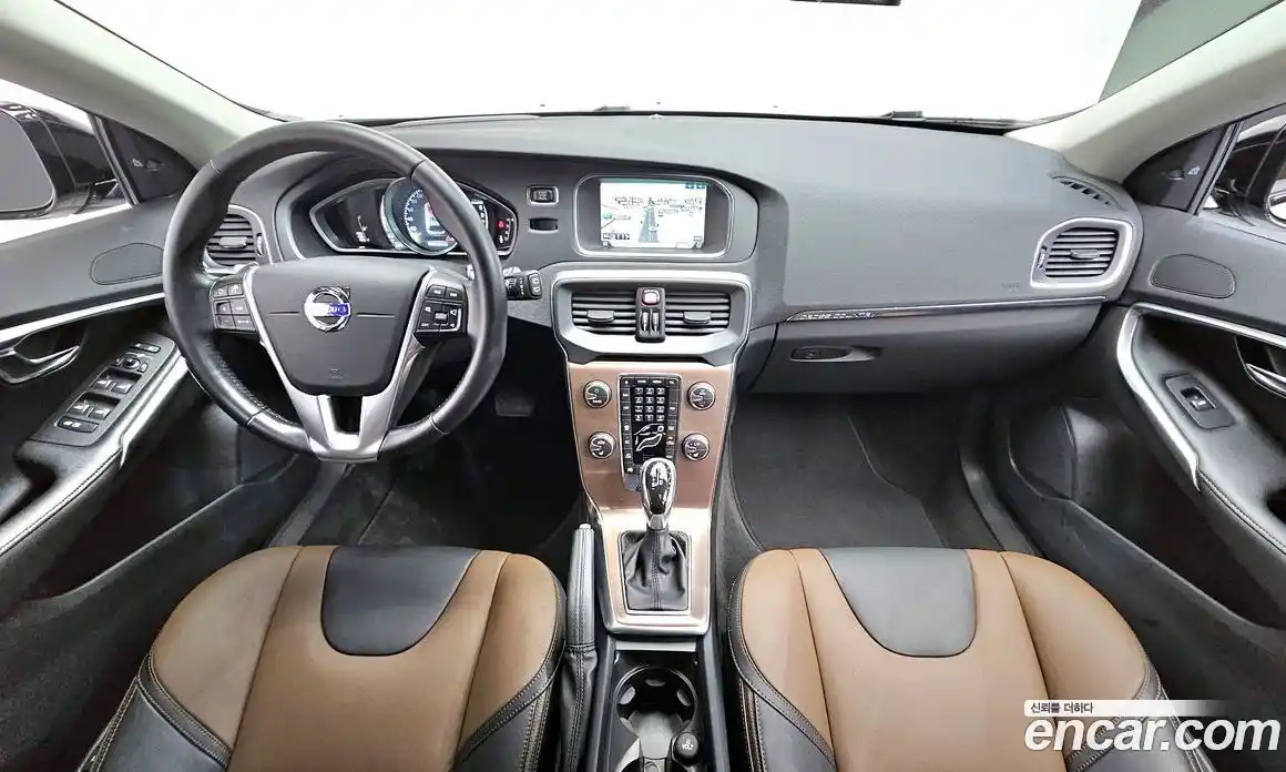 Volvo V40 2015 2.0 автомат (гидро), фото 7