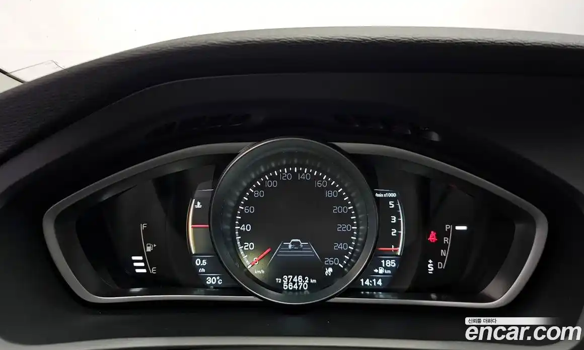 Volvo V40 2015 2.0 автомат (гидро), фото 8