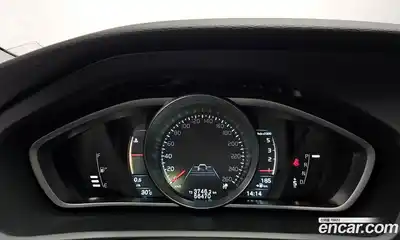 Volvo V40 2015 2.0 автомат (гидро), миниатюра 8