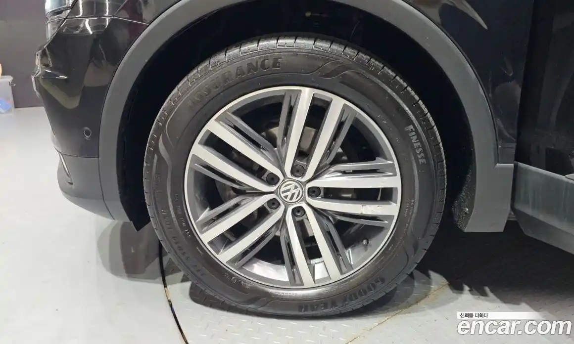 Volkswagen Tiguan 2020 2.0 автомат (гидро), фото 5