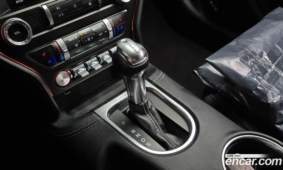 Ford Mustang 2018 2.3 автомат (гидро), фото 12
