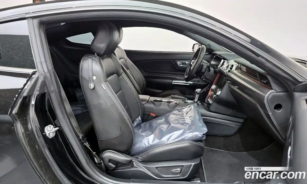 Ford Mustang 2018 2.3 автомат (гидро), фото 16