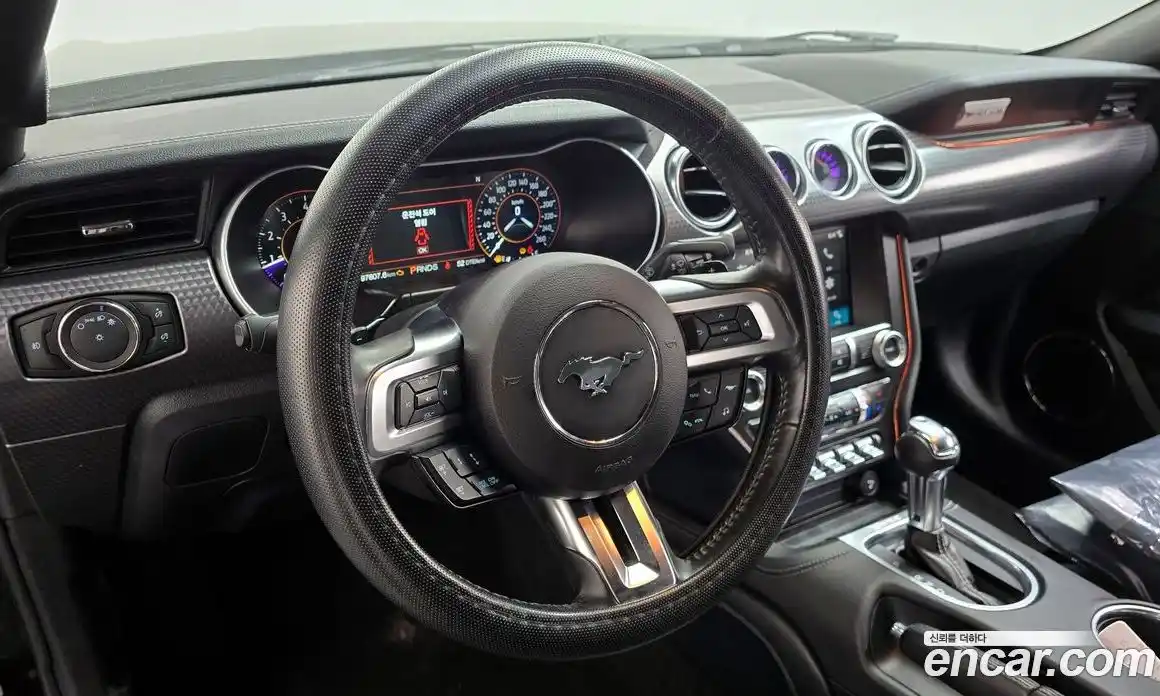 Ford Mustang 2018 2.3 автомат (гидро), фото 18