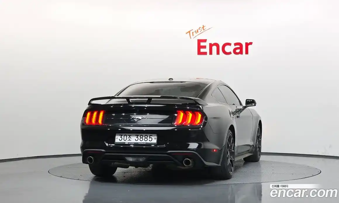 Ford Mustang 2018 2.3 автомат (гидро), фото 4