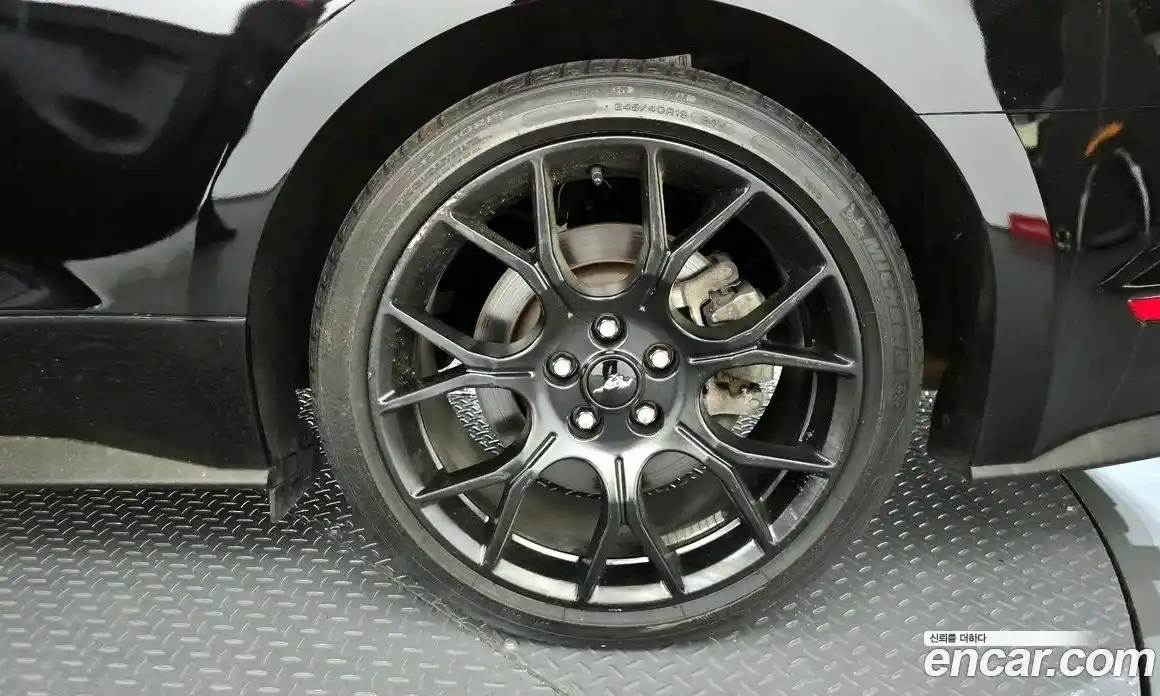 Ford Mustang 2018 2.3 автомат (гидро), фото 7