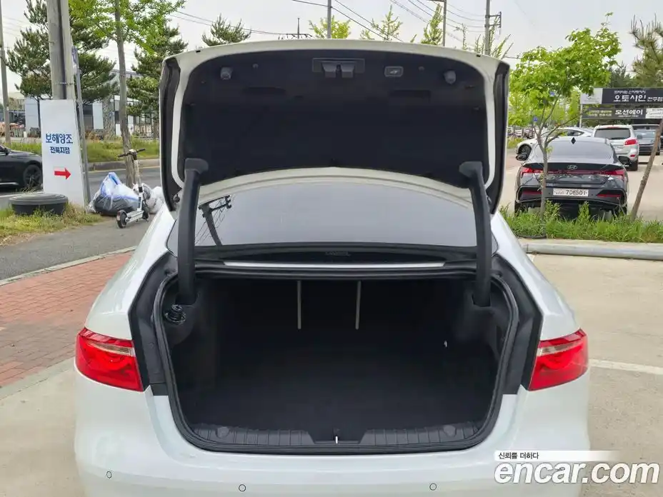 Jaguar XF 2019 2.0 гидро, фото 18
