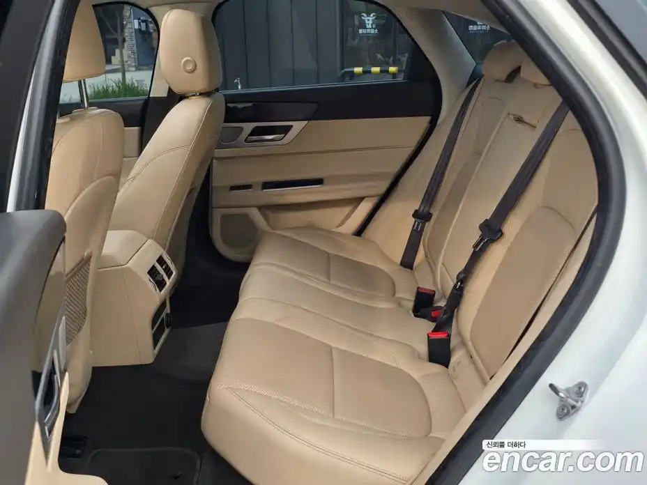 Jaguar XF 2019 2.0 гидро, фото 8