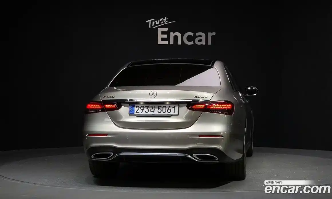 Mercedes-Benz E-Class 2022 2.0 гидро, фото 4