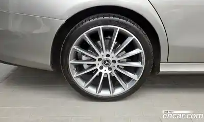 Mercedes-Benz E-Class 2022 2.0 гидро, миниатюра 5