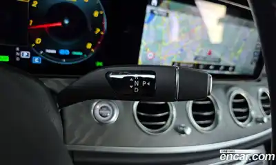 Mercedes-Benz E-Class 2022 2.0 гидро, миниатюра 9