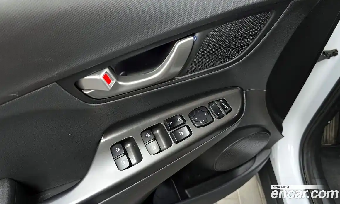 Hyundai Kona 2020 1.6 гидро, фото 28