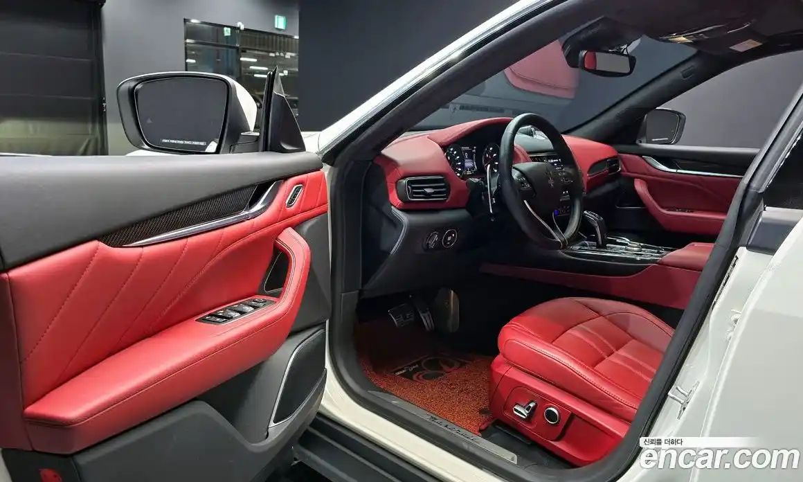 Maserati Levante 2022 3.0 гидро, фото 13