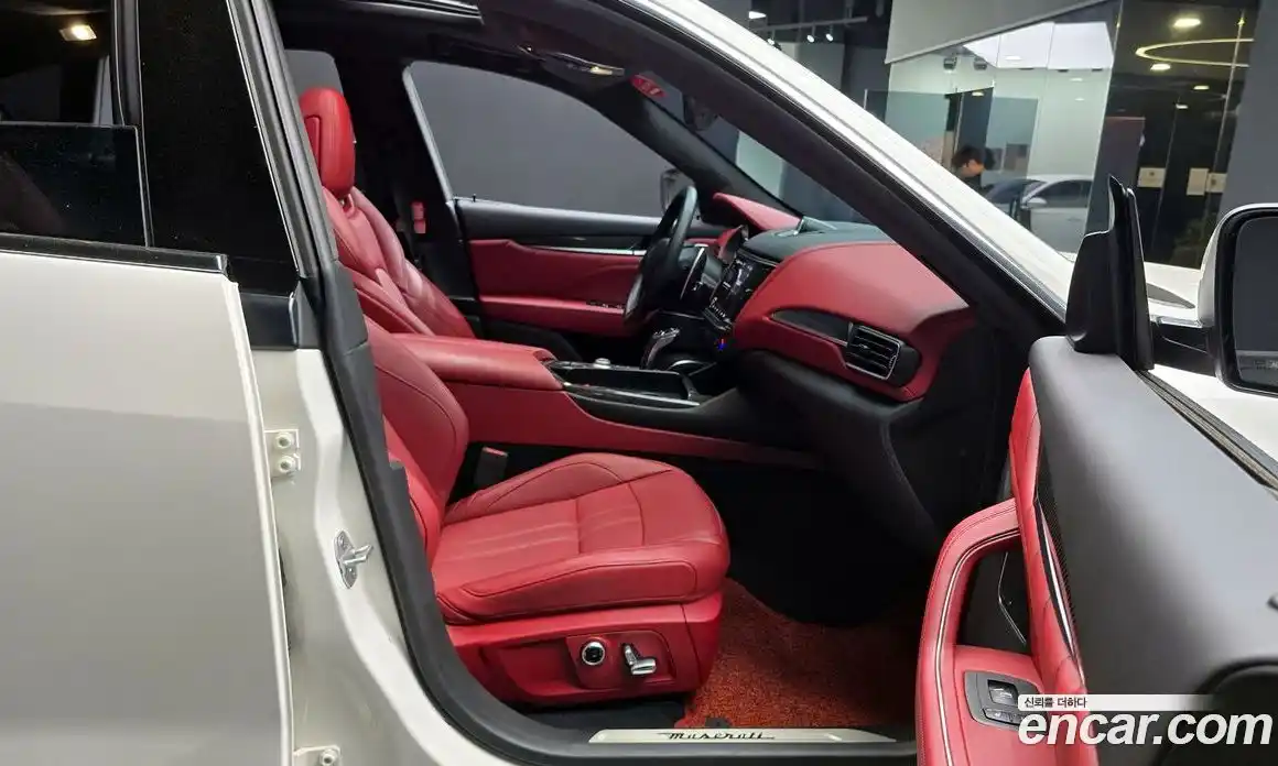 Maserati Levante 2022 3.0 гидро, фото 16