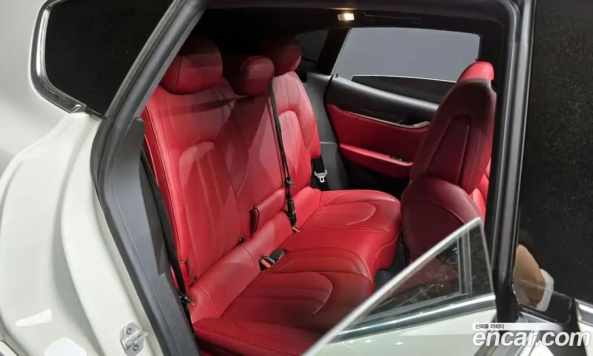 Maserati Levante 2022 3.0 гидро, фото 17