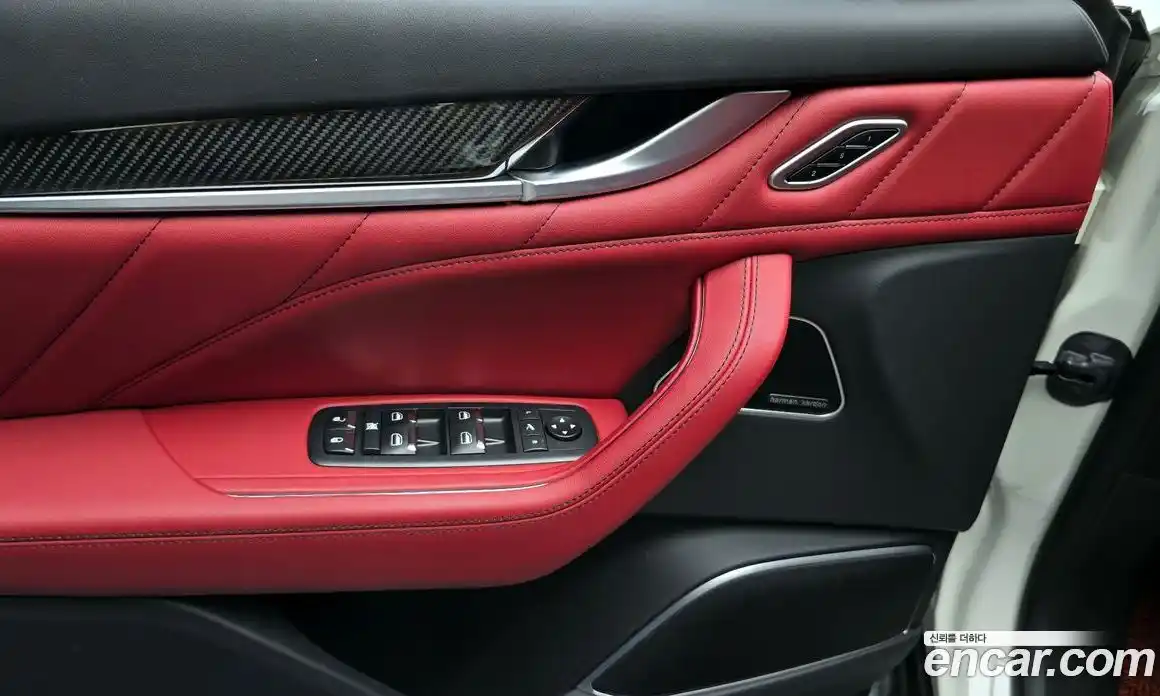 Maserati Levante 2022 3.0 гидро, фото 23