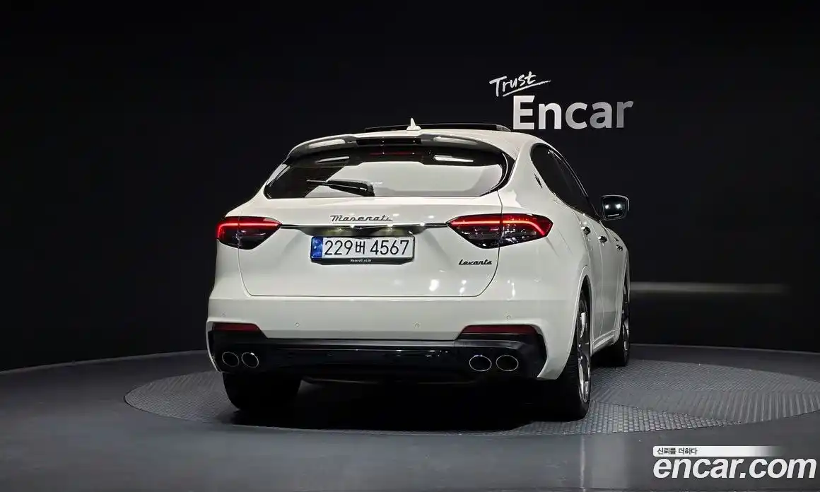 Maserati Levante 2022 3.0 гидро, фото 4