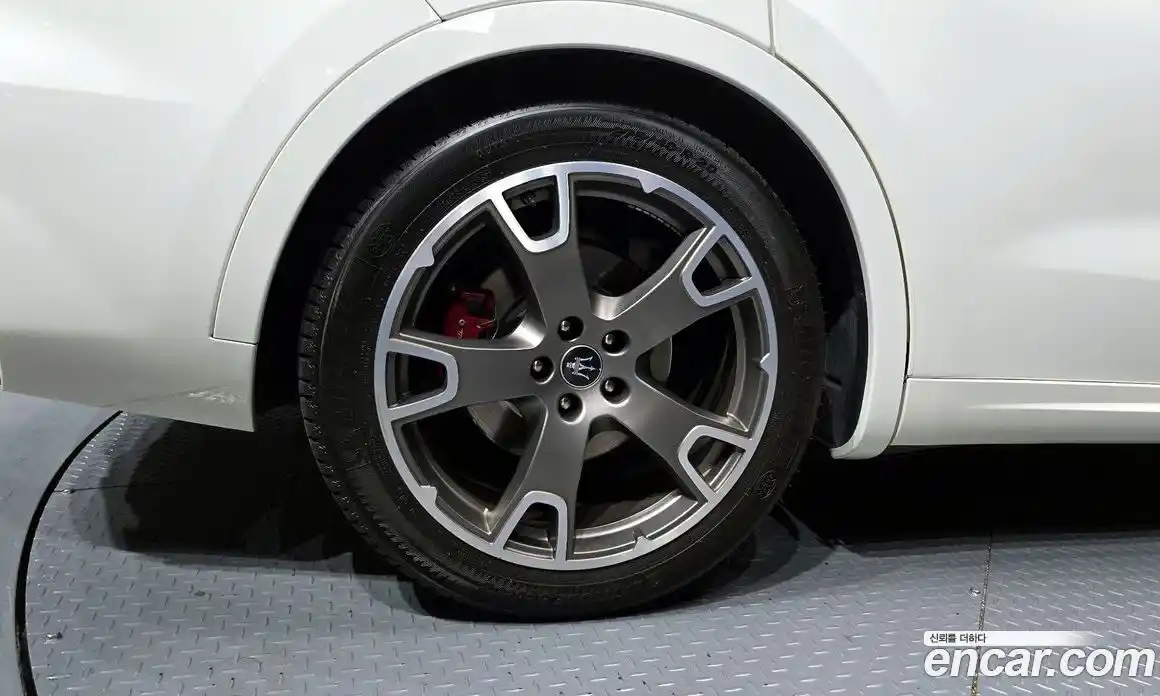 Maserati Levante 2022 3.0 гидро, фото 5