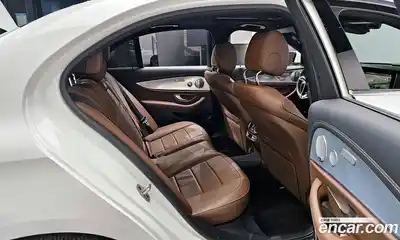 Mercedes-Benz E-Class 2021 2.0 гидро, миниатюра 12