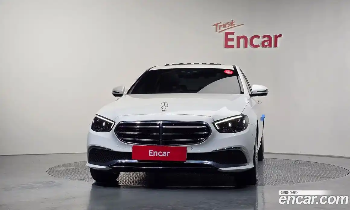 Mercedes-Benz E-Class 2022 2.0 гидро, фото 3