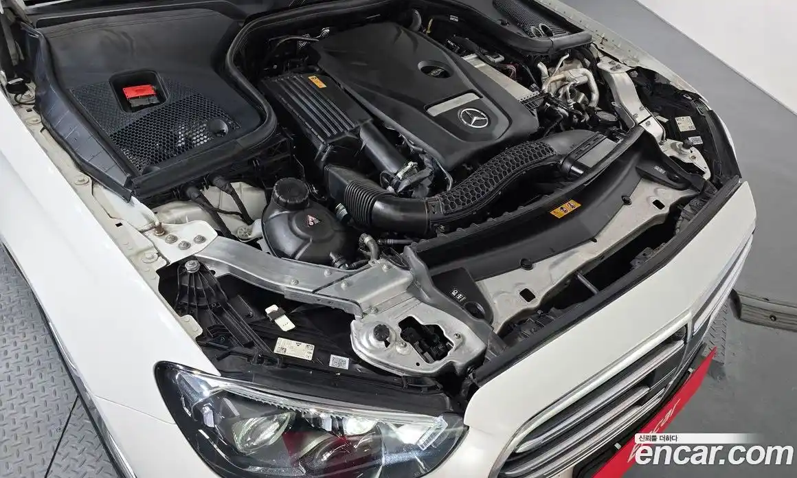 Mercedes-Benz E-Class 2022 2.0 гидро, фото 6