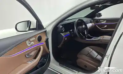 Mercedes-Benz E-Class 2022 2.0 гидро, миниатюра 10
