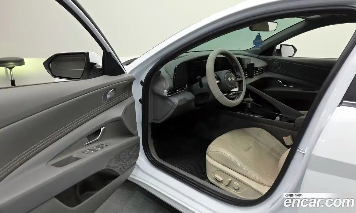 Hyundai Avante 2024 1.6 гидро, фото 13