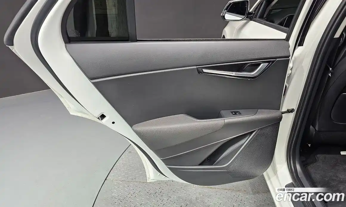Kia Niro 2024 0.2 автомат (гидро), фото 15
