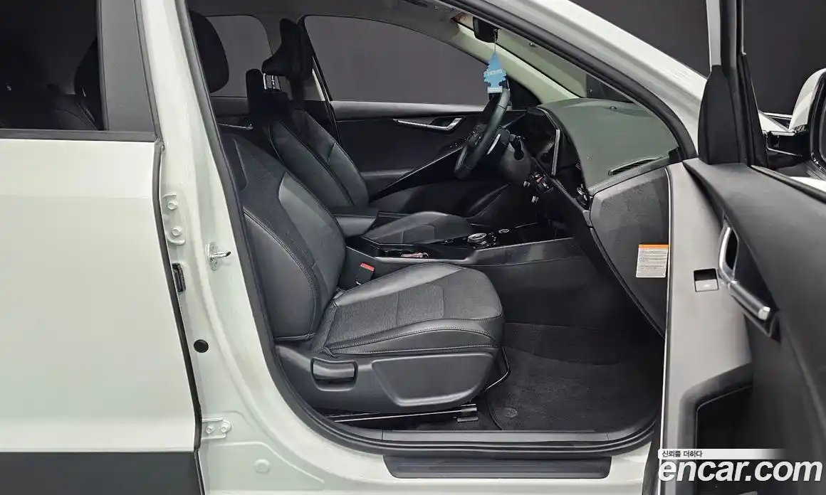 Kia Niro 2024 0.2 автомат (гидро), фото 17