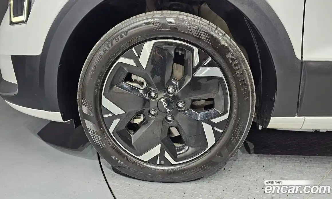 Kia Niro 2024 0.2 автомат (гидро), фото 5
