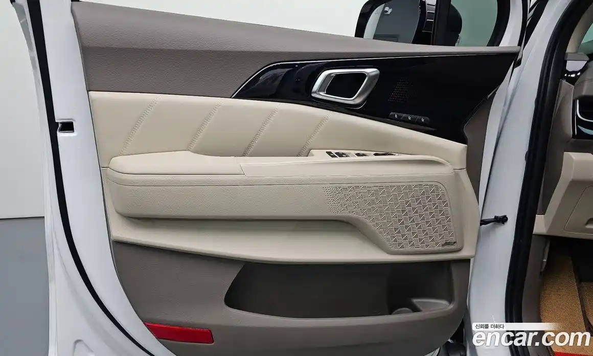 Kia Carnival 2025 1.6 автомат (гидро), фото 14