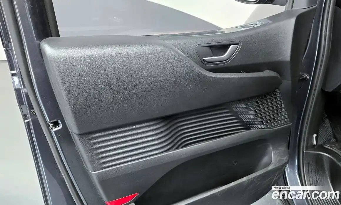 Hyundai Staria 2023 2.2 гидро, фото 14