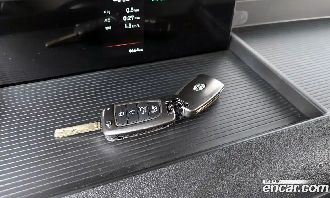 Hyundai Staria 2023 2.2 гидро, фото 22