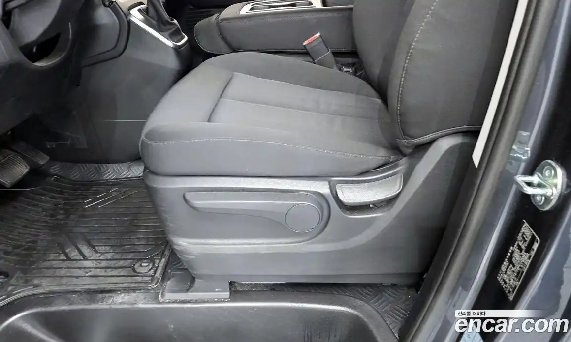 Hyundai Staria 2023 2.2 гидро, фото 25