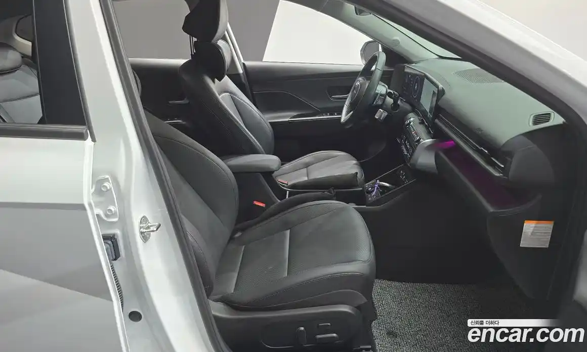 Hyundai Kona 2024 1.6 автомат (гидро), фото 17